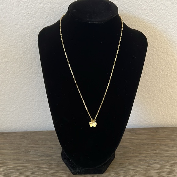 Clover Necklace - Picture 2 of 5